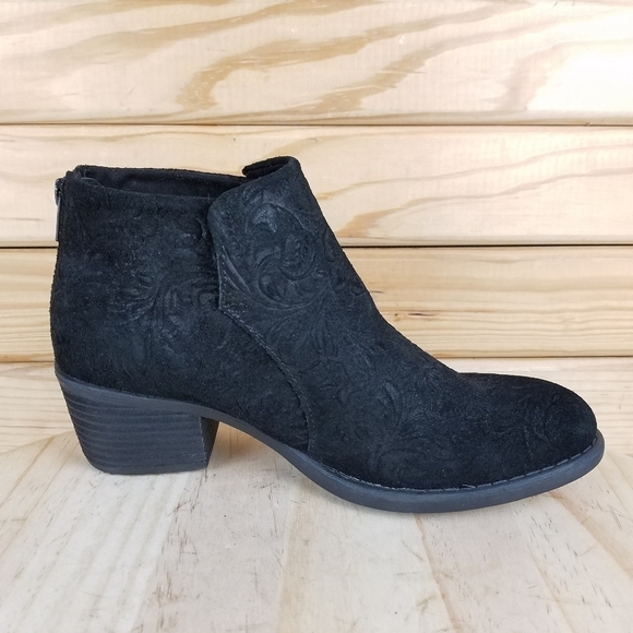 B.O.C Black Ankle Boots 6 US Booties Tooled Suede Leather Stacked Heel Back Zip - Picture 8 of 9